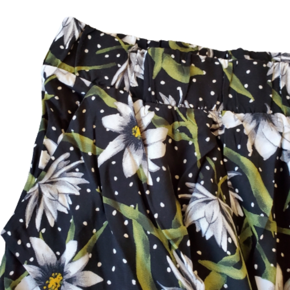 Torrid plus floral challis mini skirt, 4XL, black - Picture 5 of 10